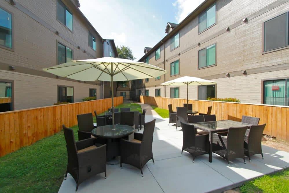 Extended Stay Apartments Next To Downtown Остин Экстерьер фото