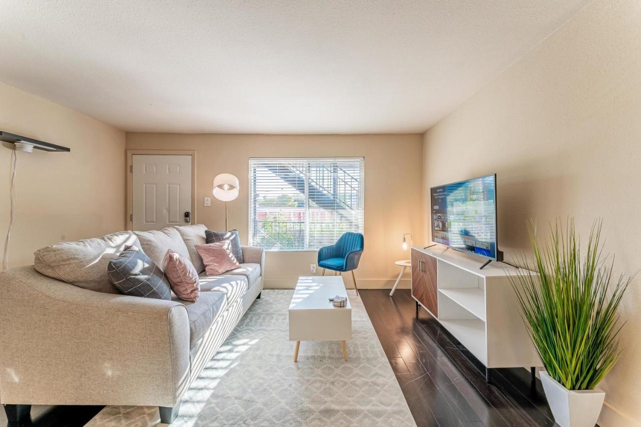 Extended Stay Apartments Next To Downtown Остин Экстерьер фото