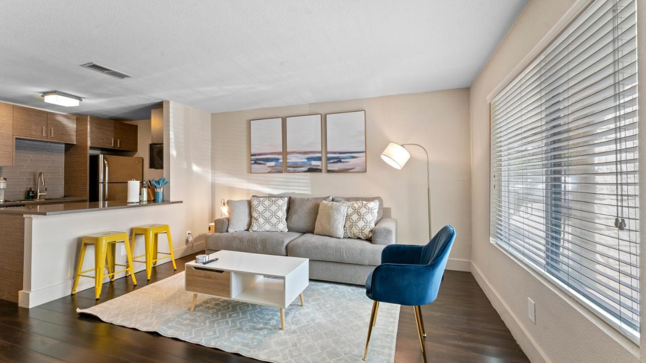 Extended Stay Apartments Next To Downtown Остин Экстерьер фото